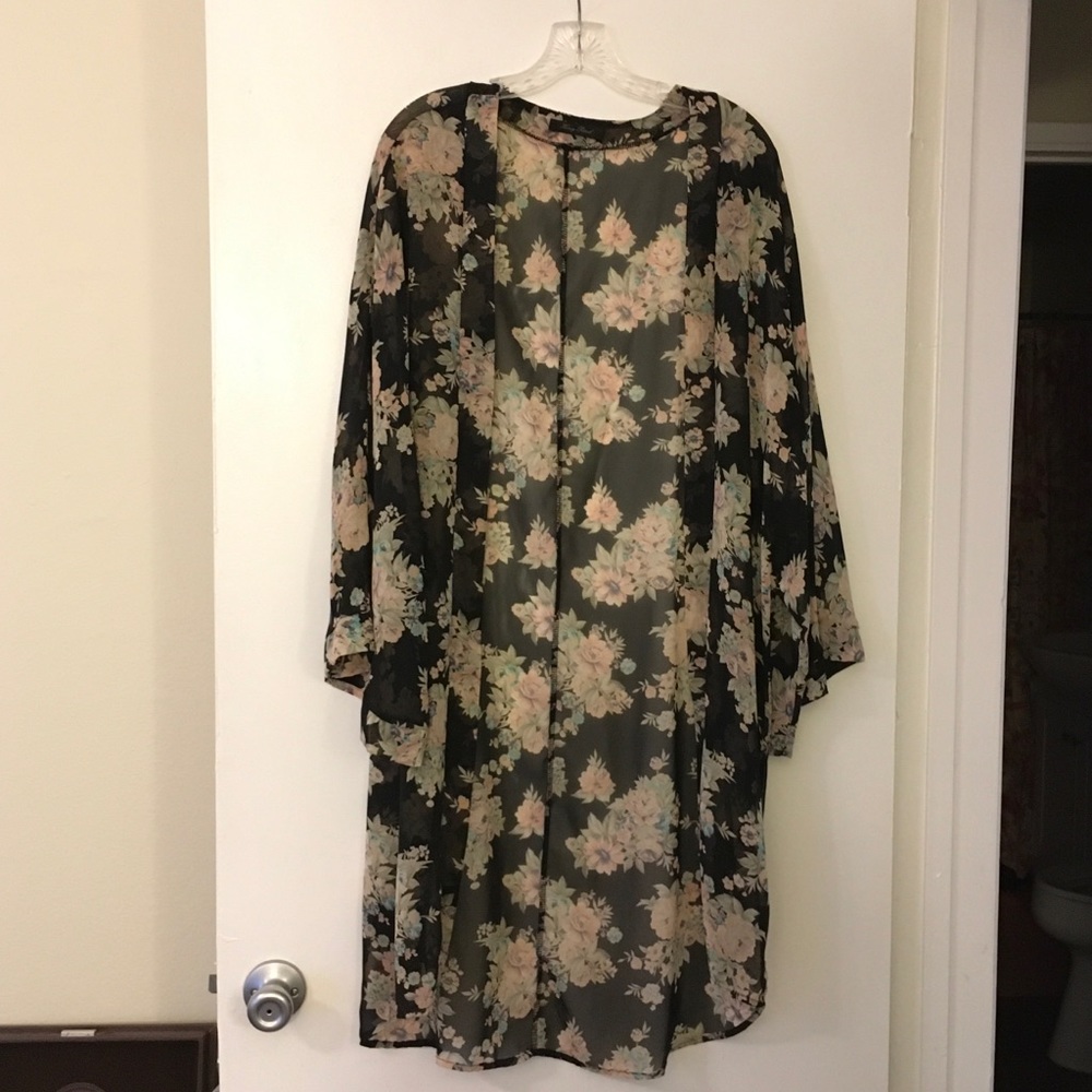 Black Floral Kimono